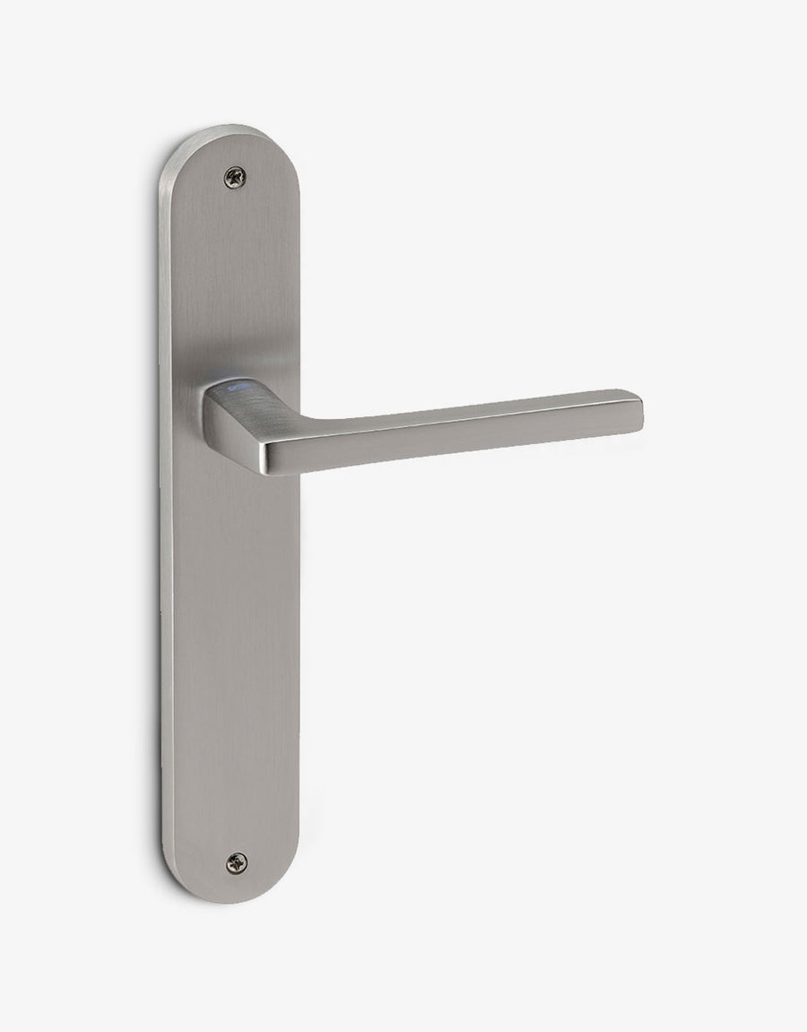 Log.gic lever handle set on an oval backplate