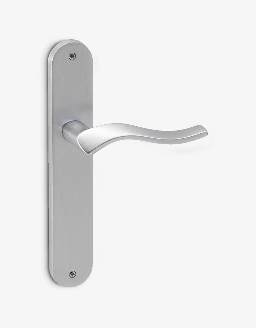 Hélice lever handle set on an oval backplate