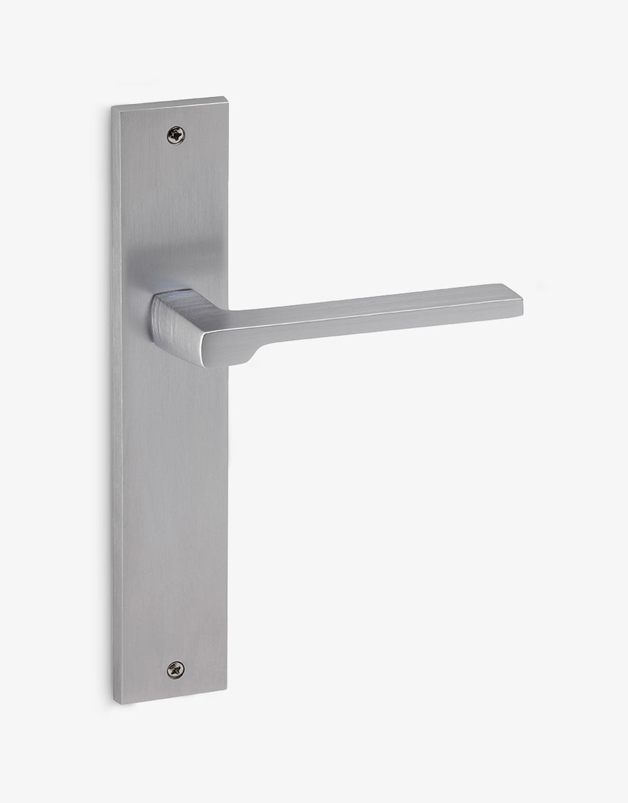Fila lever handle set on a rectangular backplate