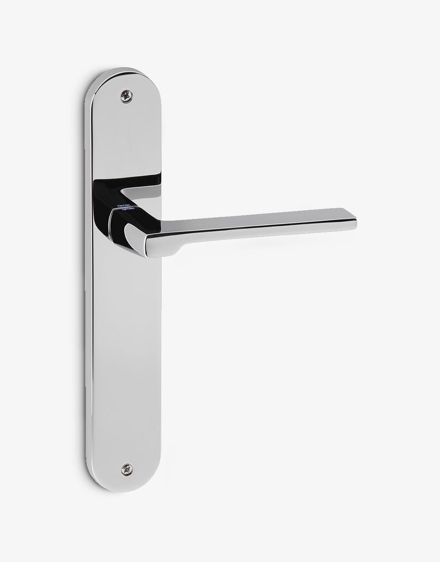 Fila lever handle set on an oval backplate