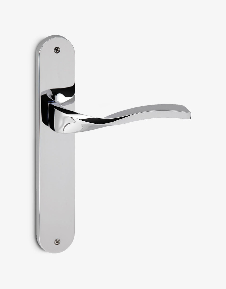 Vol.la lever handle set on an oval backplate