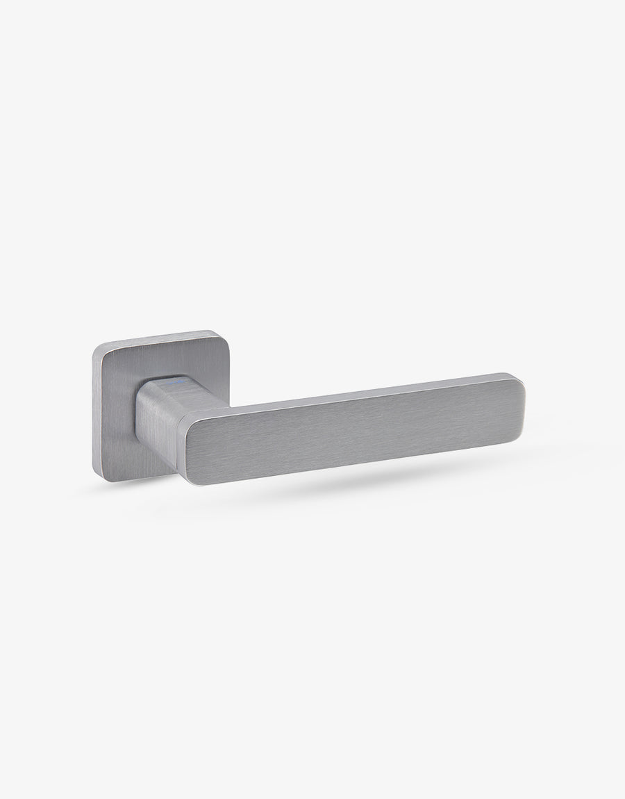 Contemporary Flow handle on squared rose