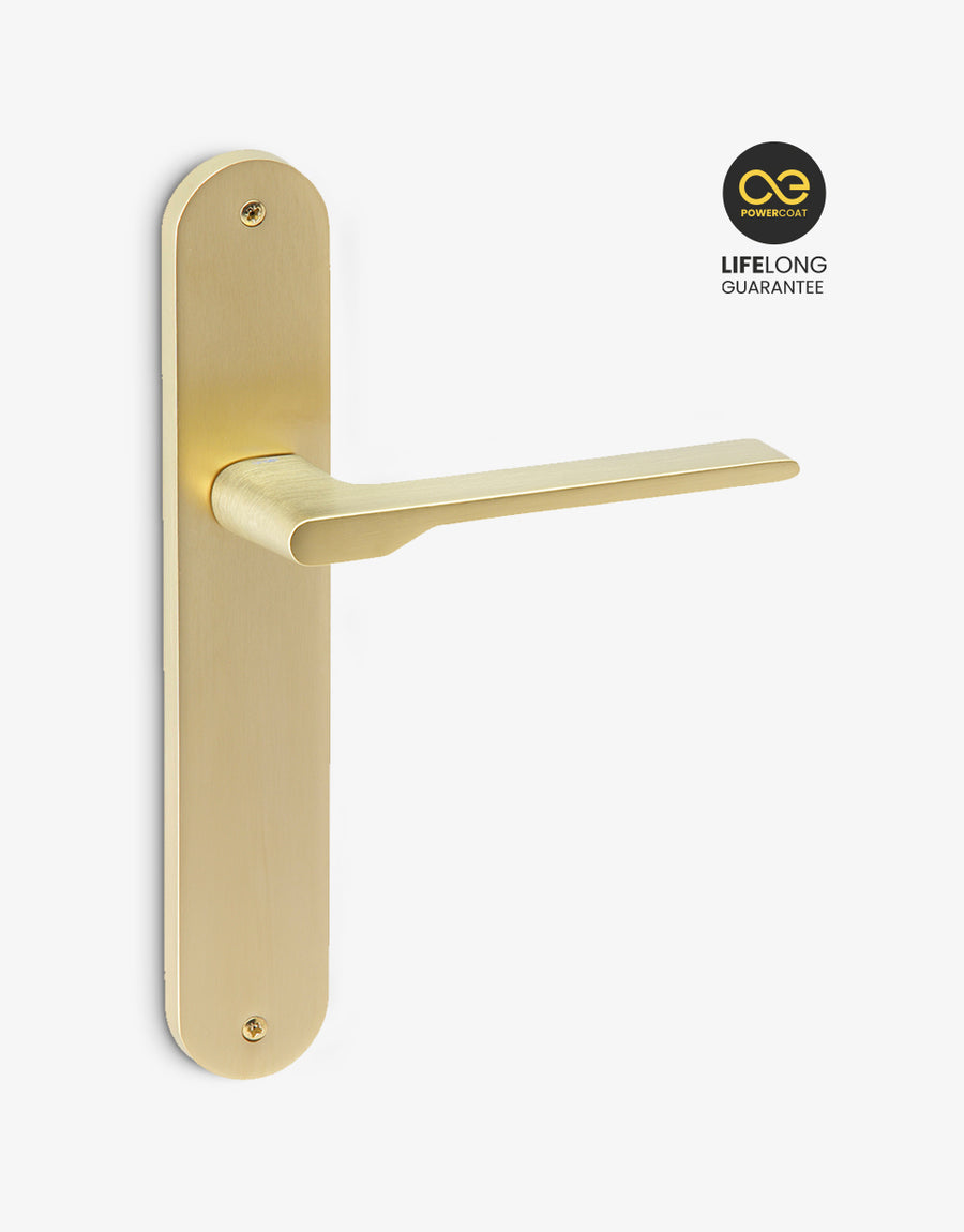 Special lever handle set on an oval backplate