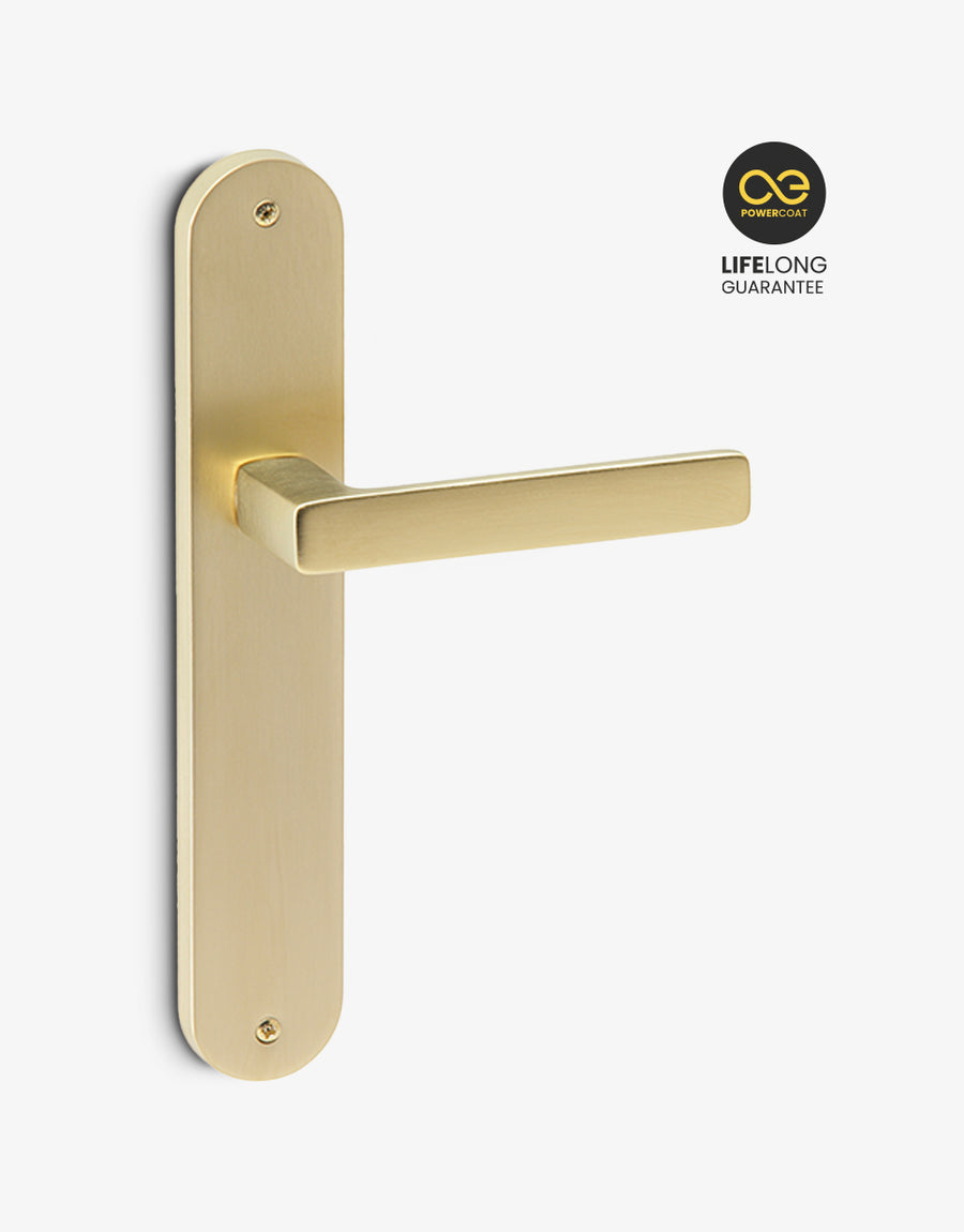 Dadá lever handle set on an oval backplate